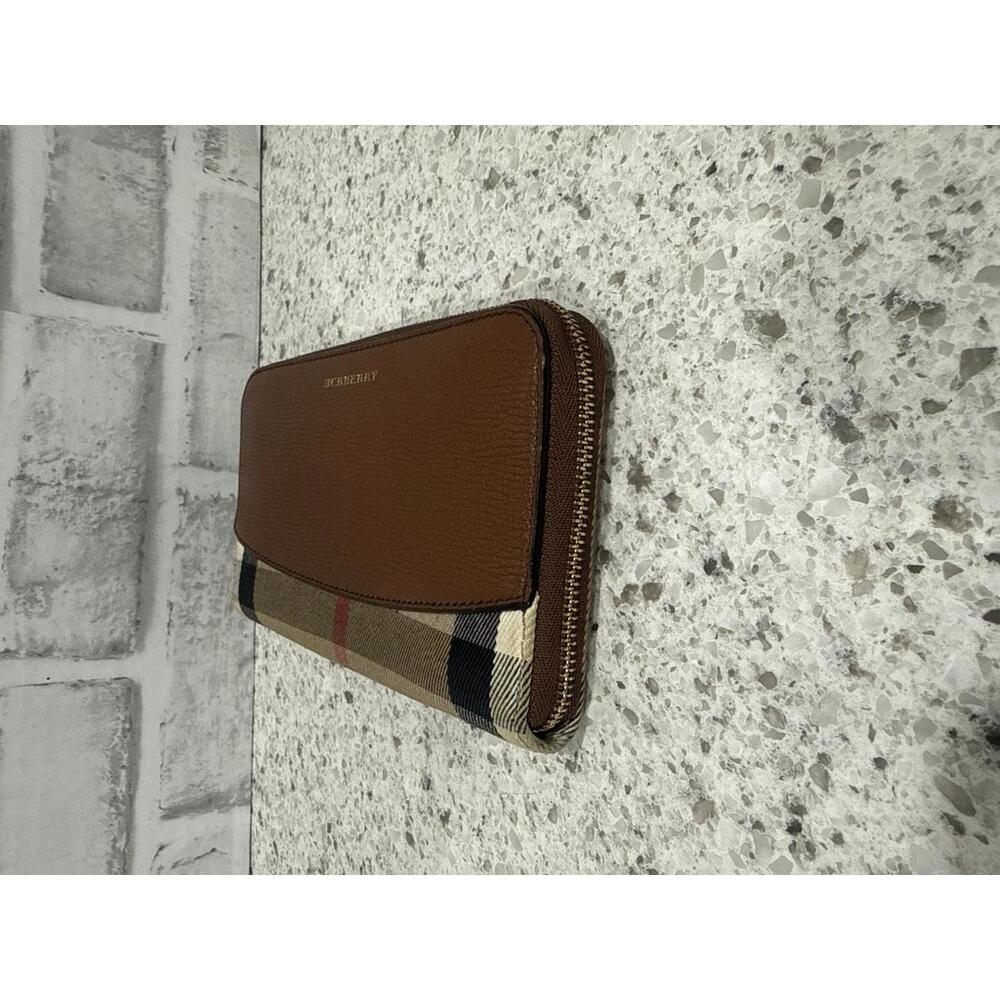 Burberry Elmore Leather and Canvas Horseferry Check Zip Wallet - Picture 9 of 11